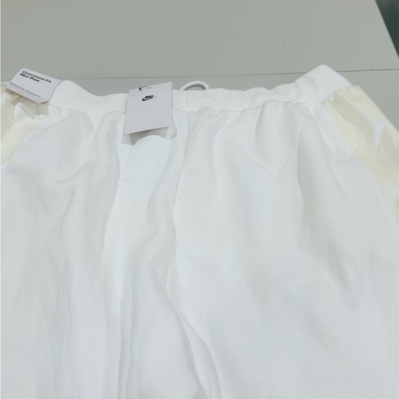 🔥 Nike Oversized Fit Mid Rise Pants NWT White Size L – Athletic  Joggers Rare - Picture 8 of 12
